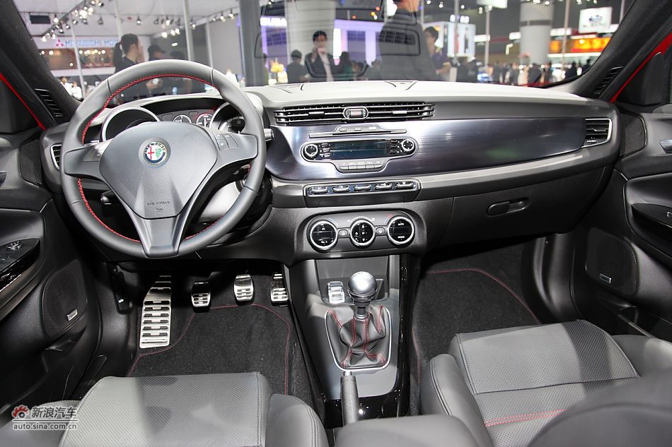 JEEP大切诺基SRT8