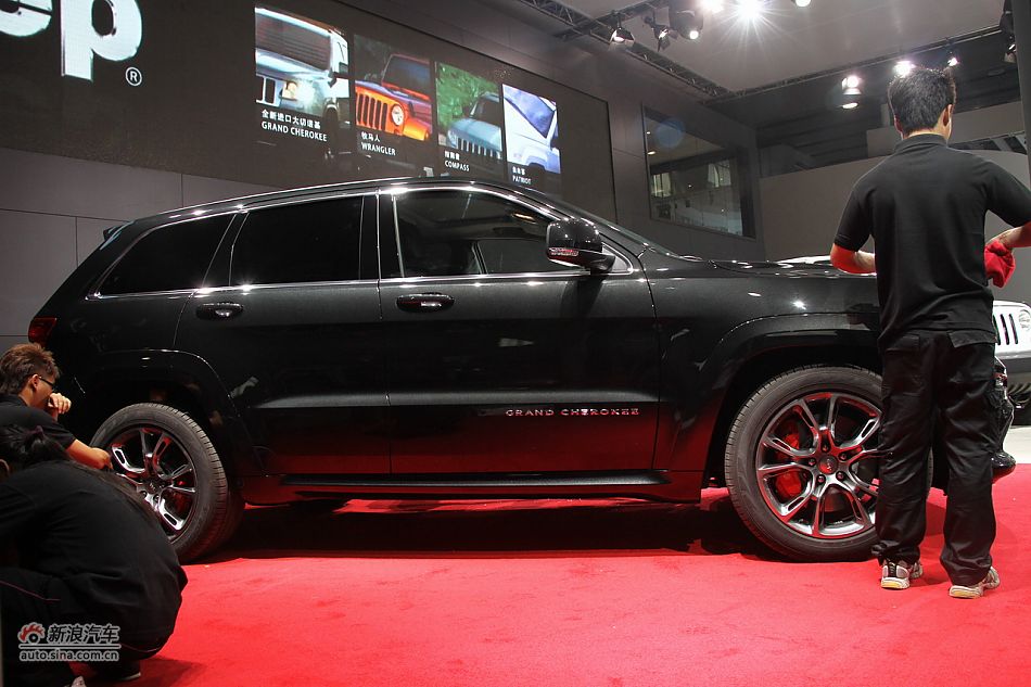 JEEP SRT8