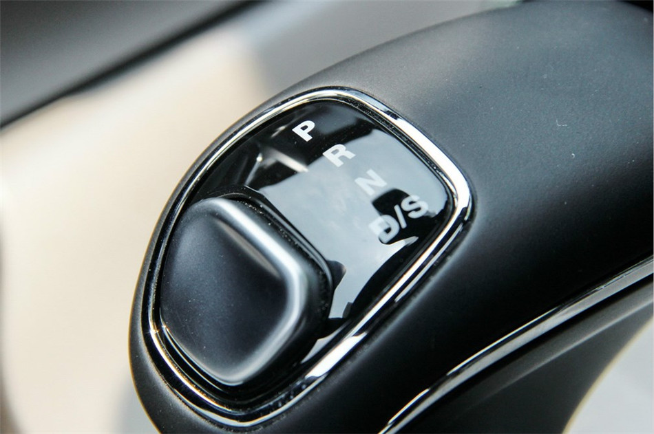 2014款 3.0L AT 舒适导航版 内饰