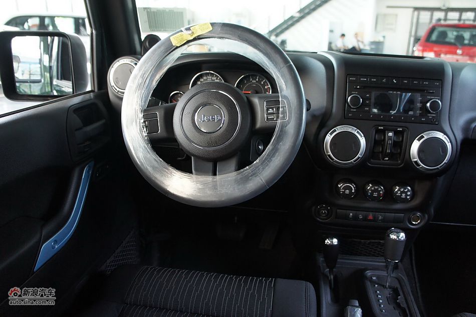 2011款吉普牧马人Sahara四门款