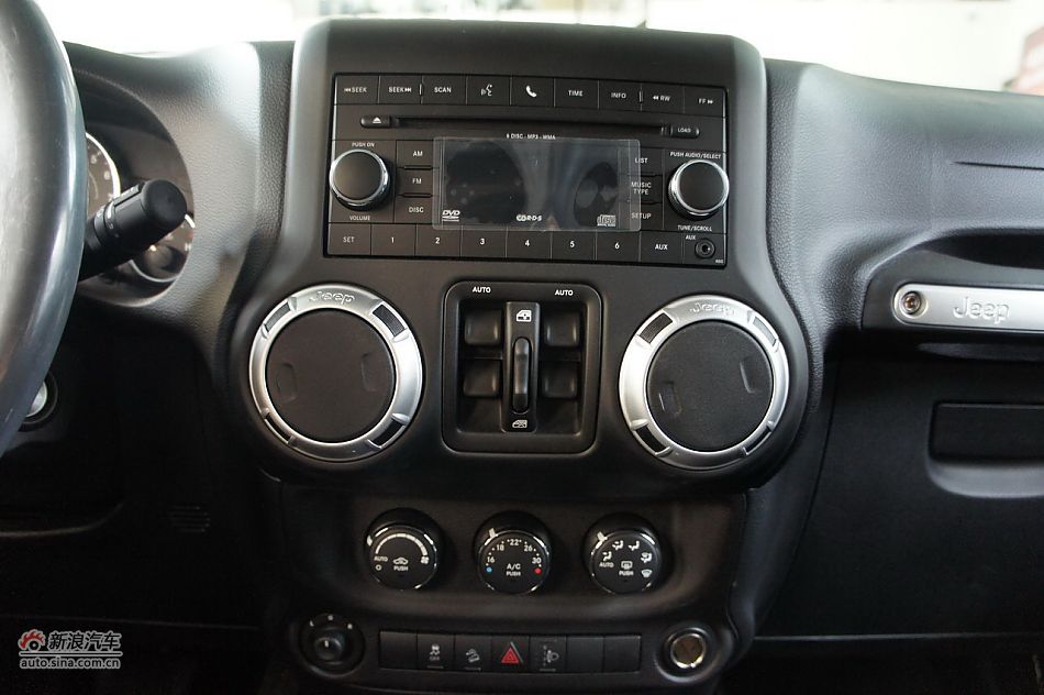 2011款吉普牧马人Sahara四门款