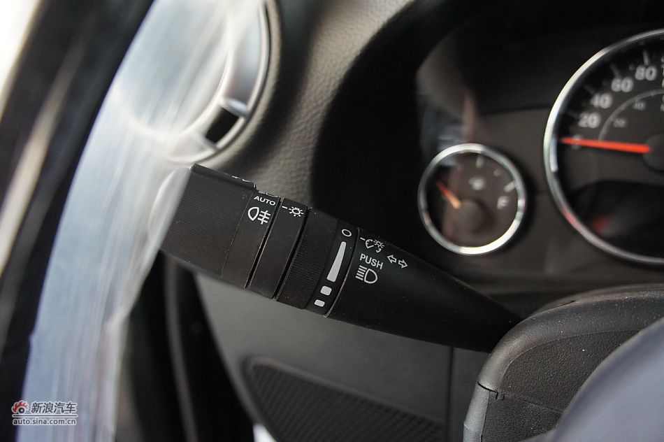 2011款吉普牧马人Sahara四门款