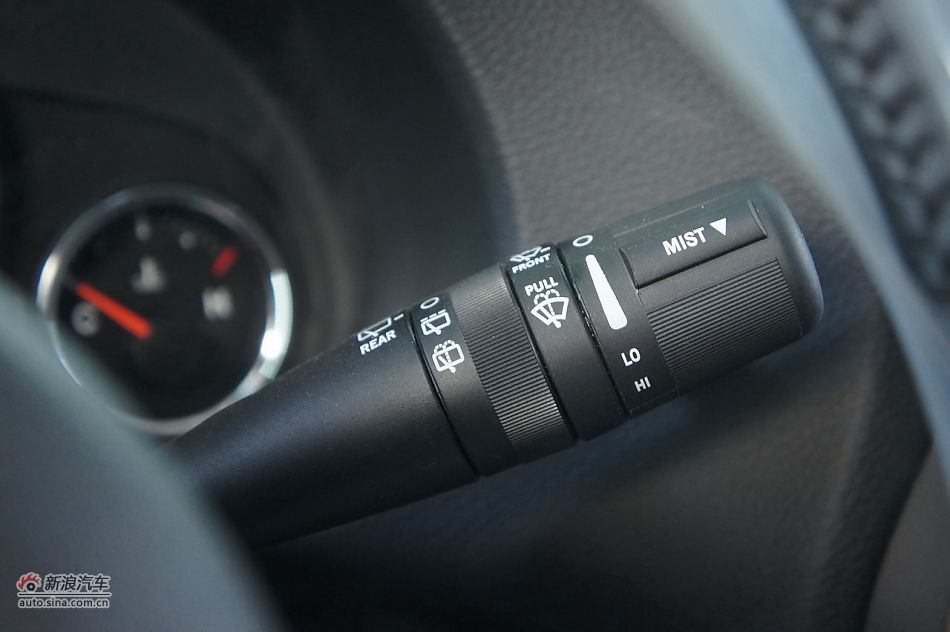 2011款吉普牧马人Sahara四门款