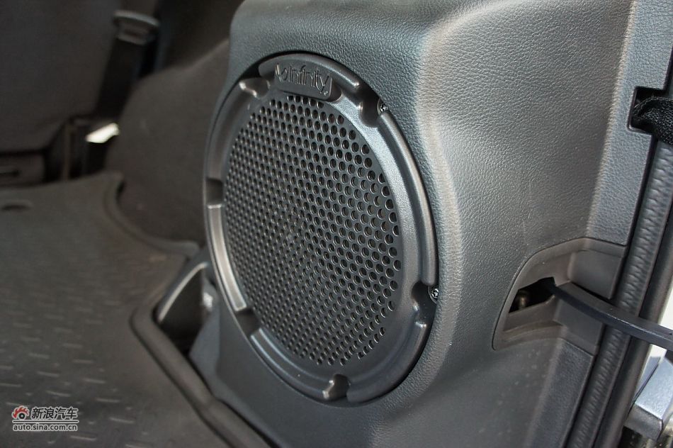 2011款吉普牧马人Sahara四门款