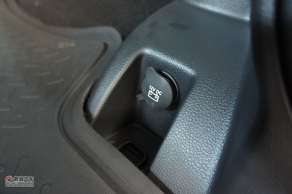 2011款吉普牧马人Sahara四门款