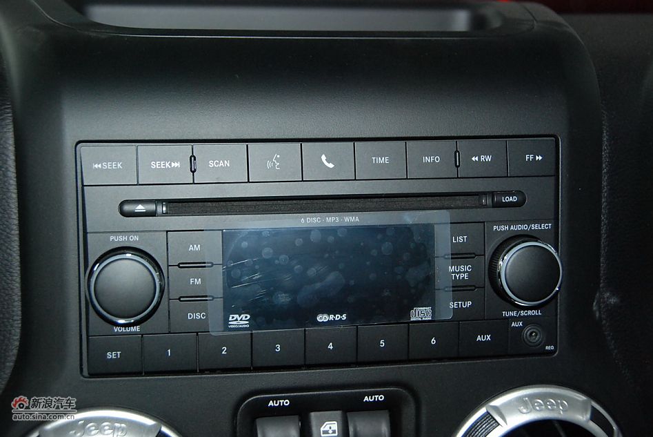 2011款吉普牧马人Sahara四门款