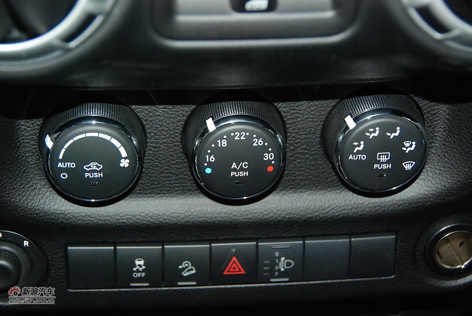 2011款吉普牧马人Sahara四门款