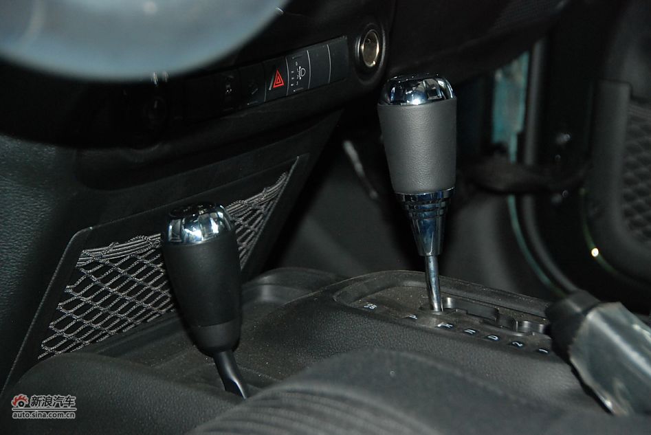 2011款吉普牧马人Sahara四门款