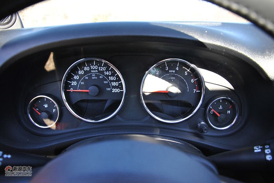 2011款牧马人Sahar两门版