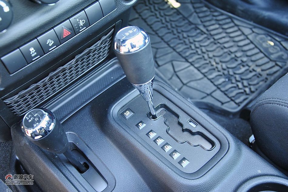 2011款牧马人Sahar两门版