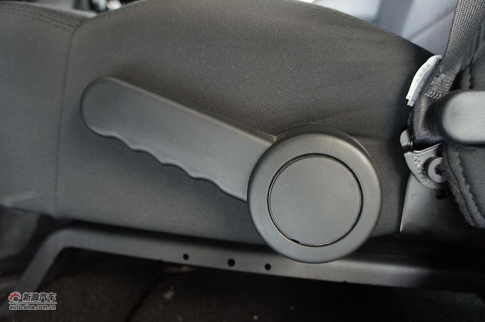 2011款吉普牧马人Sahara四门款