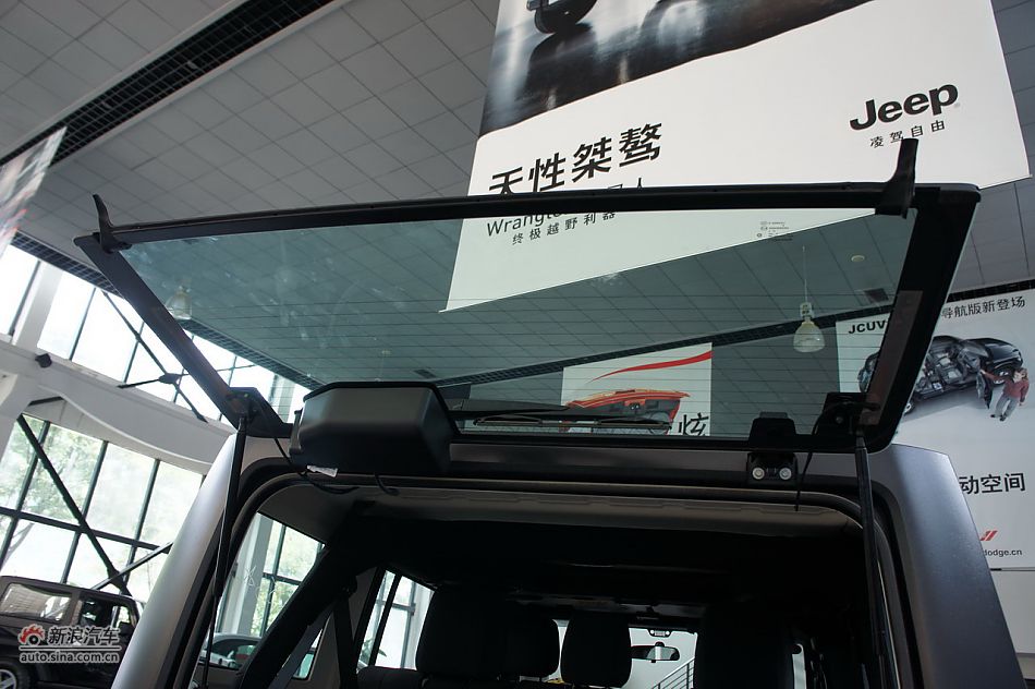 2011款吉普牧马人Sahara四门款