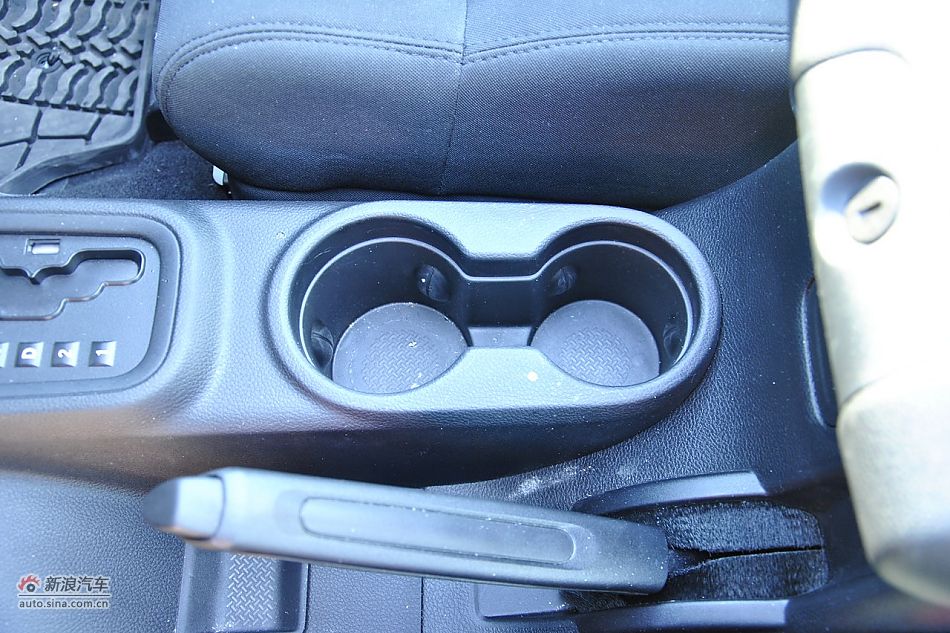 2011款牧马人Sahar两门版