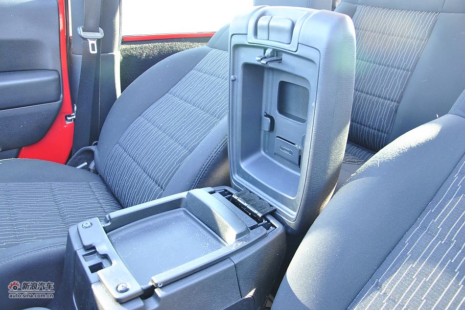 2011款牧马人Sahar两门版