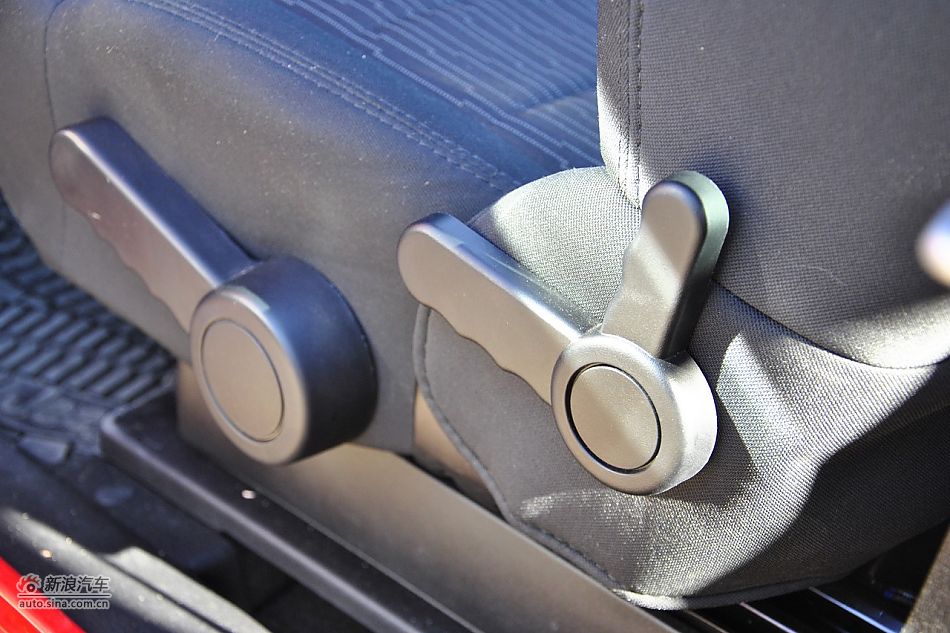 2011款牧马人Sahar两门版