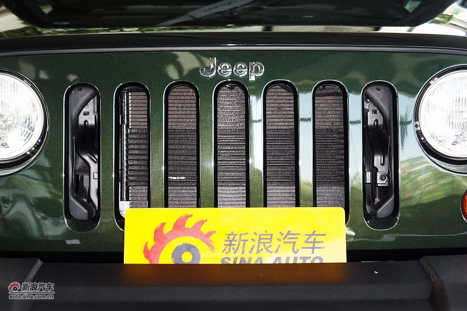 2011款吉普牧马人Sahara四门款