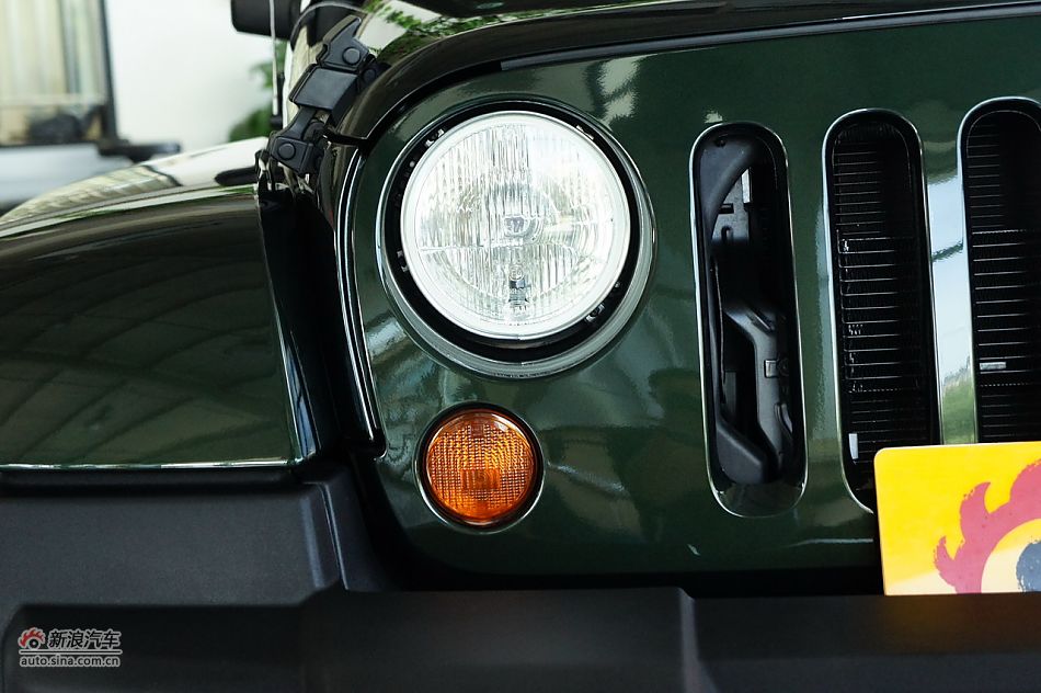 2011款吉普牧马人Sahara四门款