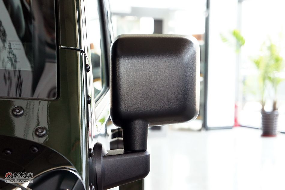 2011款吉普牧马人Sahara四门款