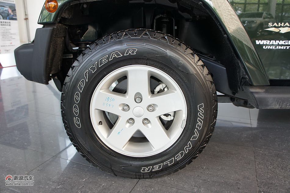 2011款吉普牧马人Sahara四门款