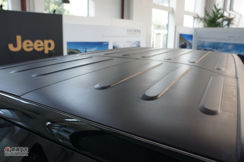 2011款吉普牧马人Sahara四门款