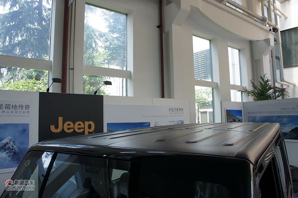 2011款吉普牧马人Sahara四门款