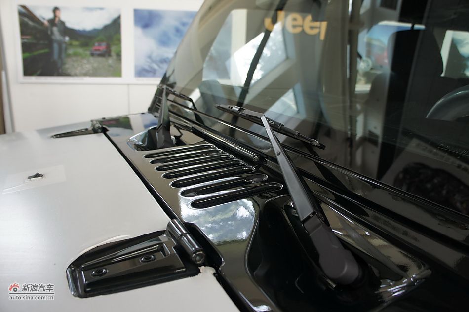 2011款吉普牧马人Sahara四门款