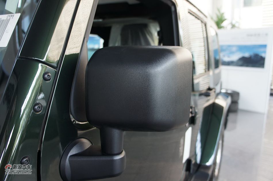 2011款吉普牧马人Sahara四门款