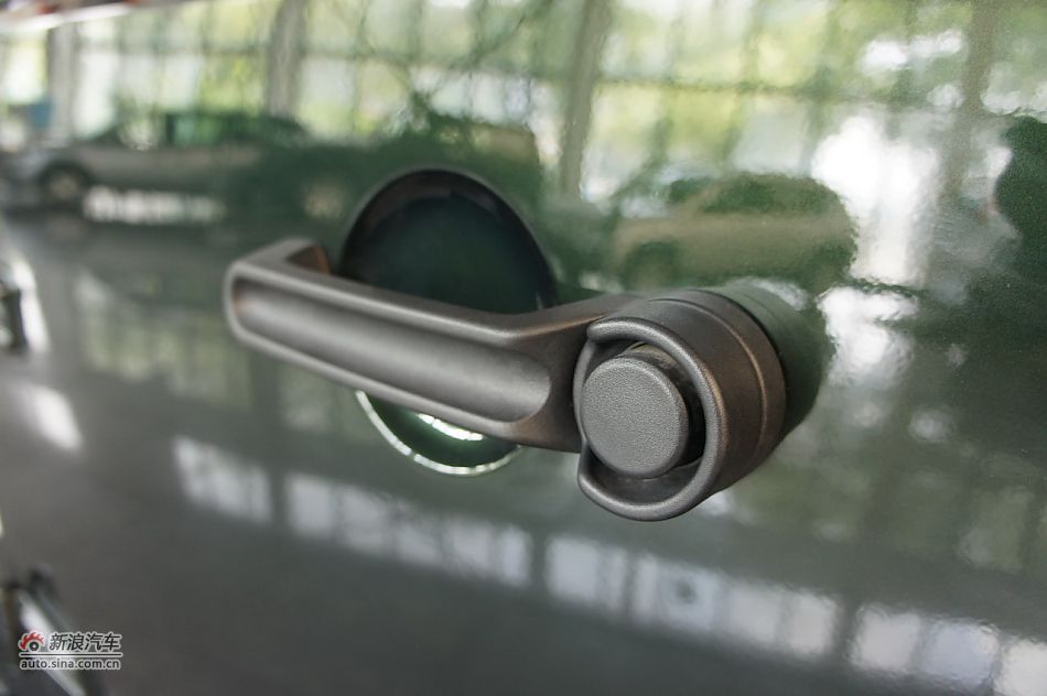 2011款吉普牧马人Sahara四门款