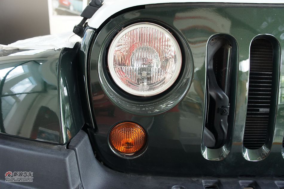 2011款吉普牧马人Sahara四门款