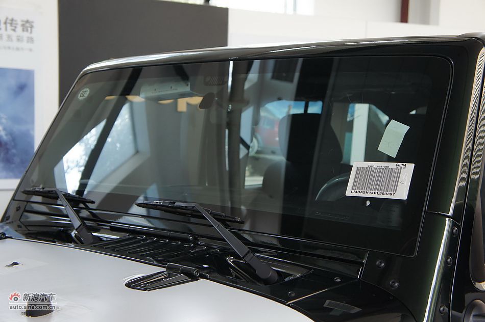 2011款吉普牧马人Sahara四门款