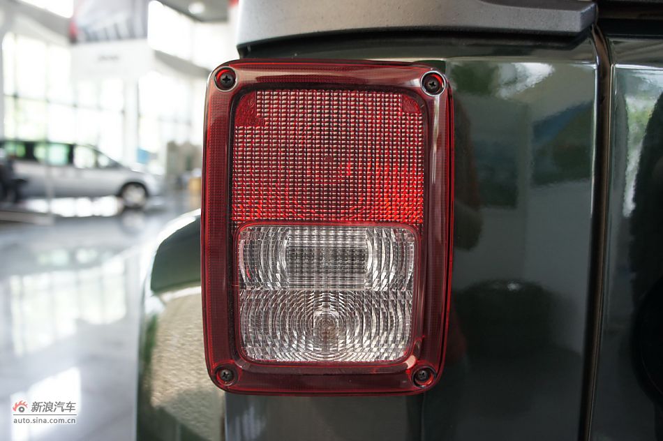 2011款吉普牧马人Sahara四门款