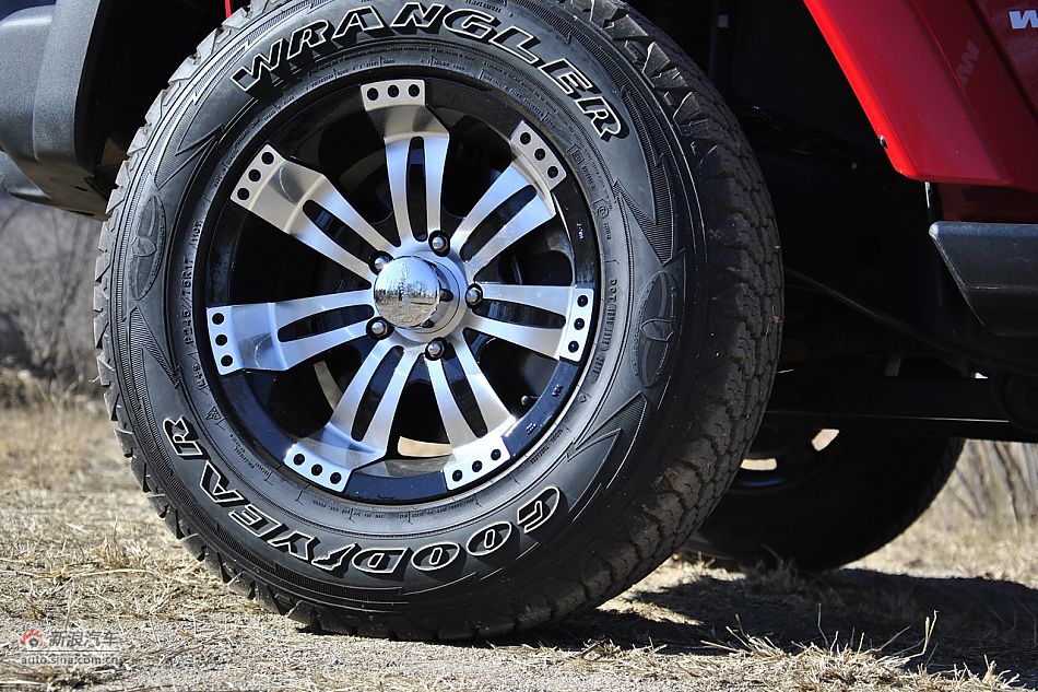 2011款牧马人Sahar两门版