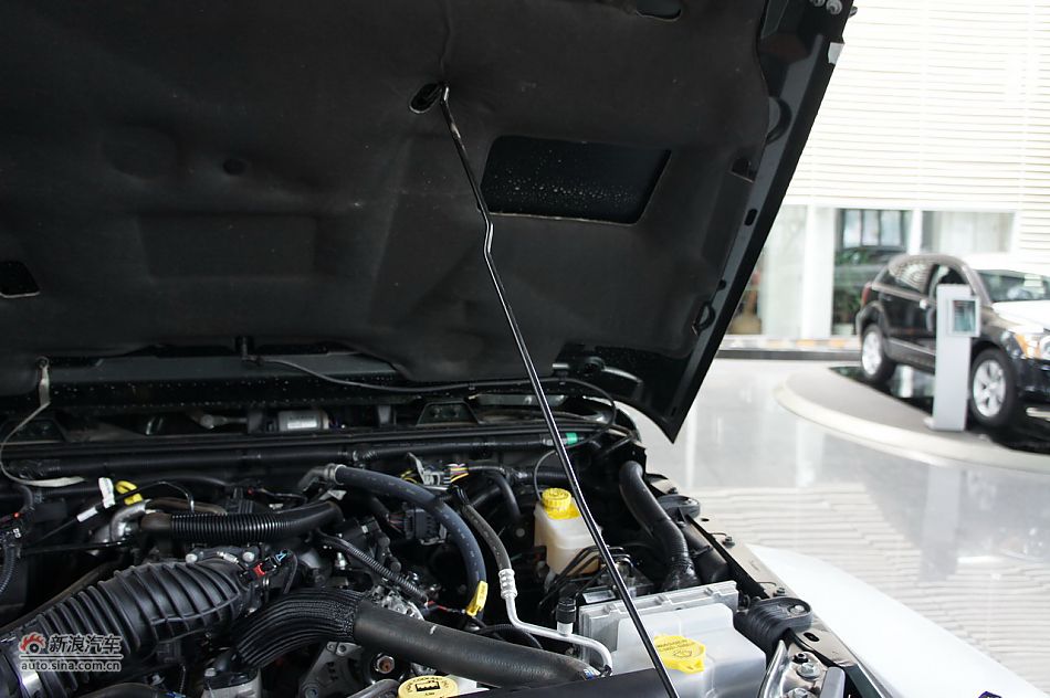 2011款吉普牧马人Sahara四门款