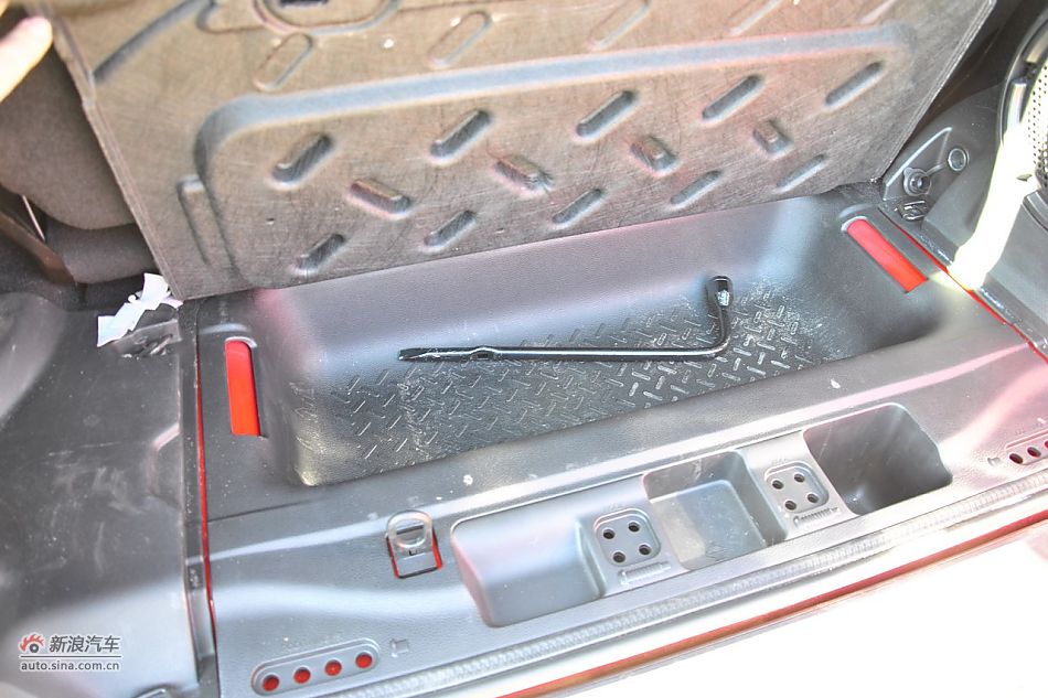 2011款牧马人Sahar两门版