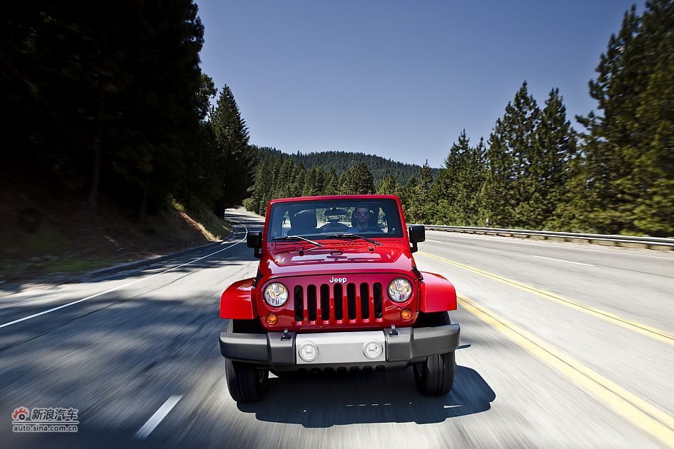 2012款牧马人官方图