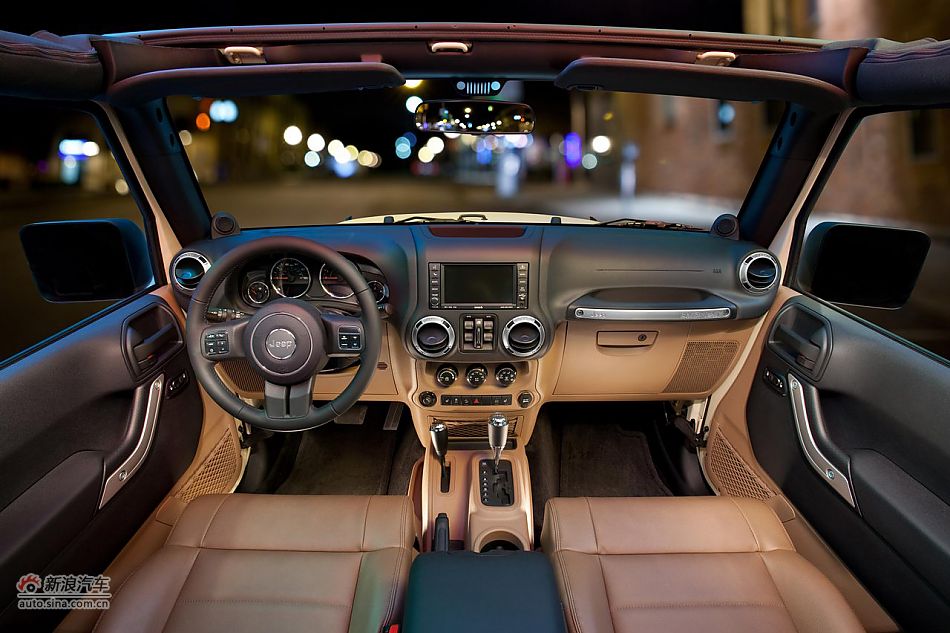 2011款Jeep牧马人内饰