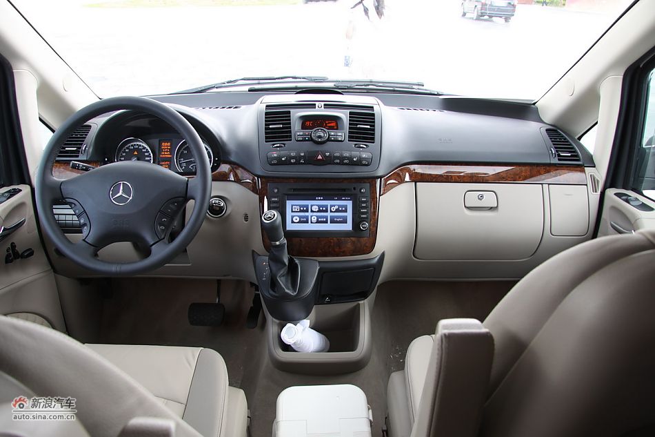 2011款奔驰唯雅诺-内饰