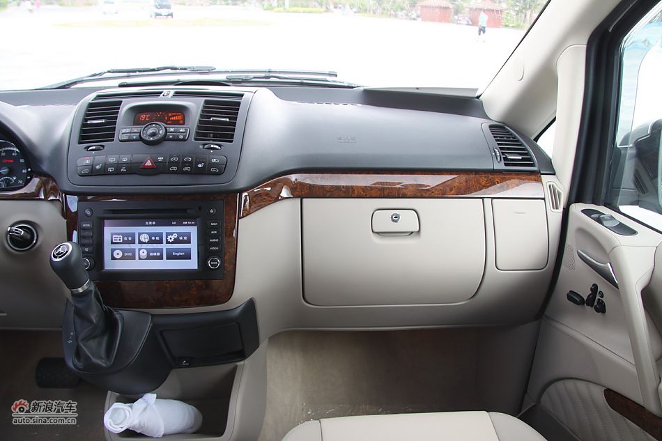 2011款奔驰唯雅诺-内饰