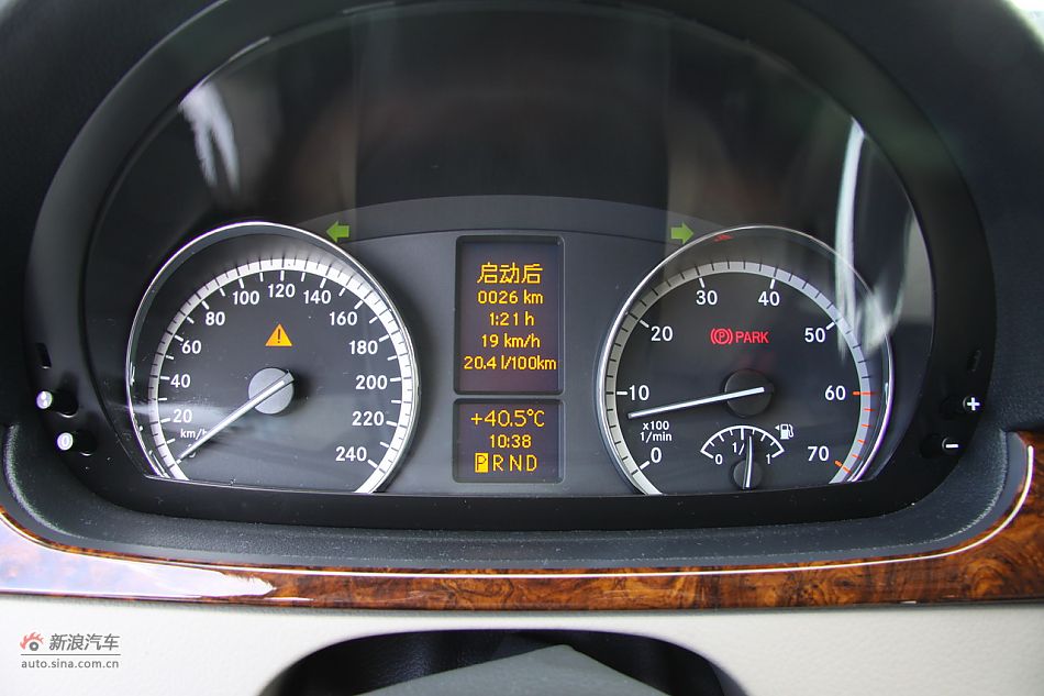 2011款奔驰唯雅诺-内饰