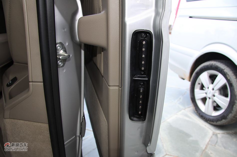 2011款奔驰唯雅诺-内饰