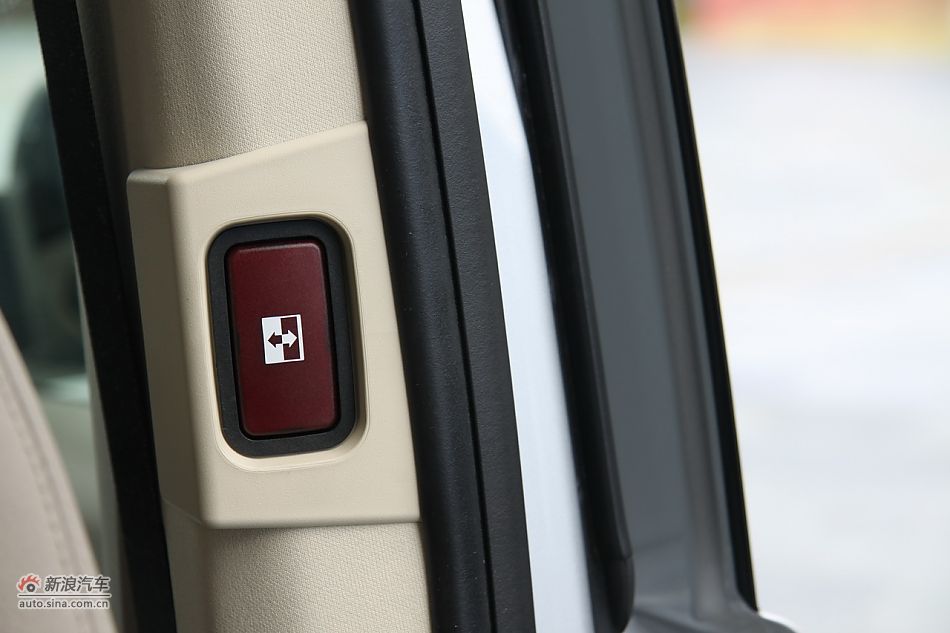 2011款奔驰唯雅诺-内饰