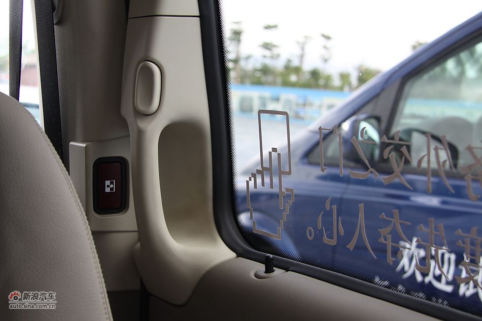 2011款奔驰唯雅诺-内饰