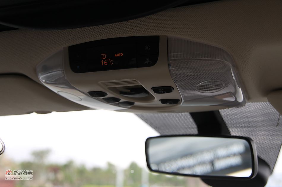 2011款奔驰唯雅诺-内饰