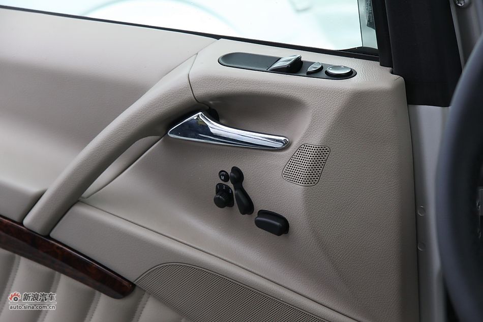 2011款奔驰唯雅诺-内饰