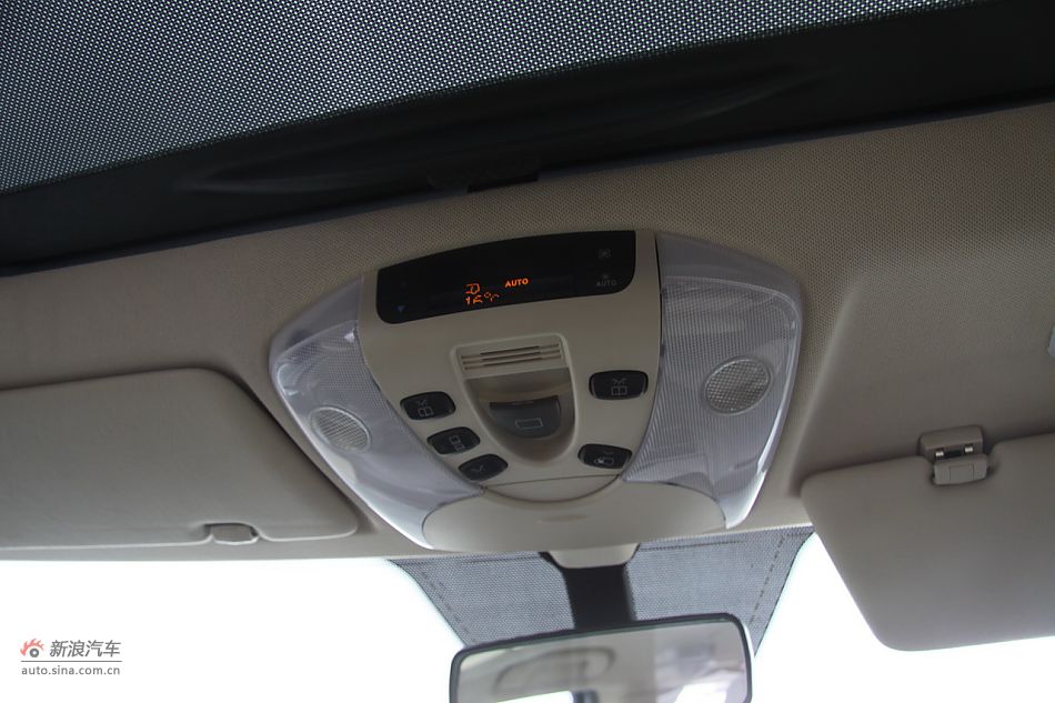 2011款奔驰唯雅诺-内饰