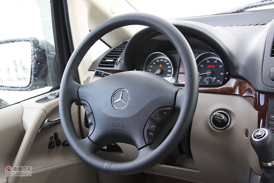 2011款奔驰唯雅诺-内饰