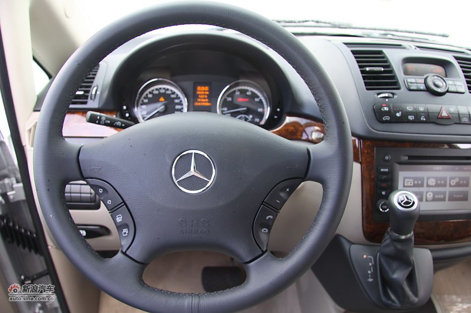 2011款奔驰唯雅诺-内饰