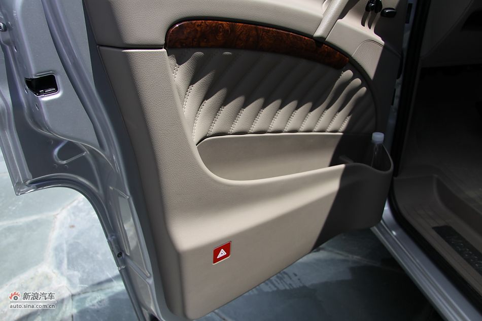 2011款奔驰唯雅诺-内饰