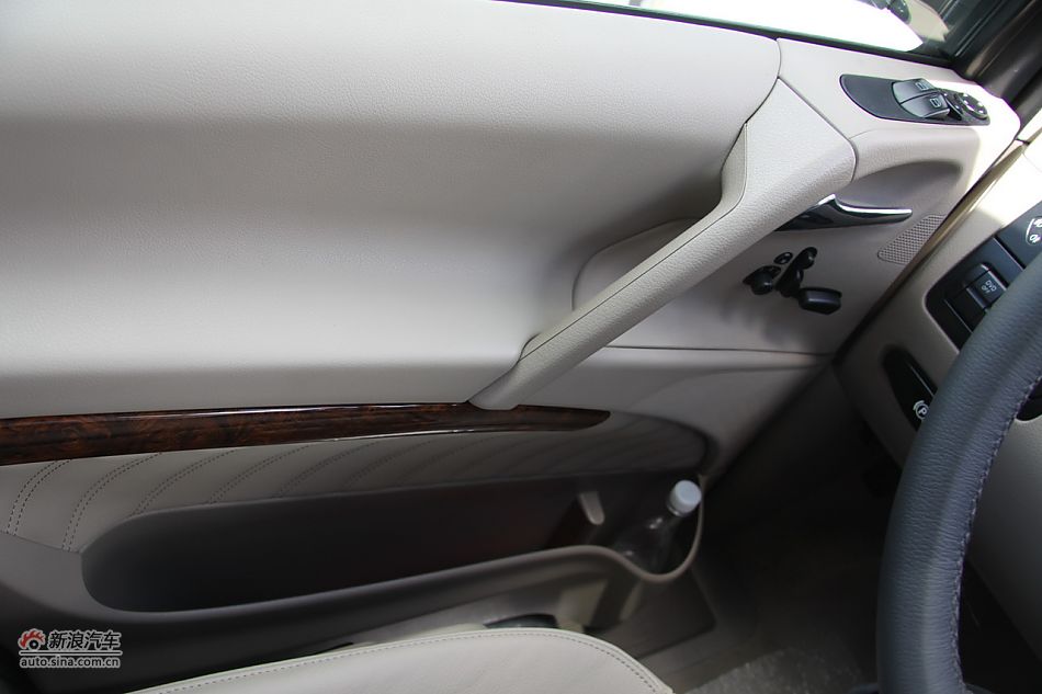 2011款奔驰唯雅诺-内饰