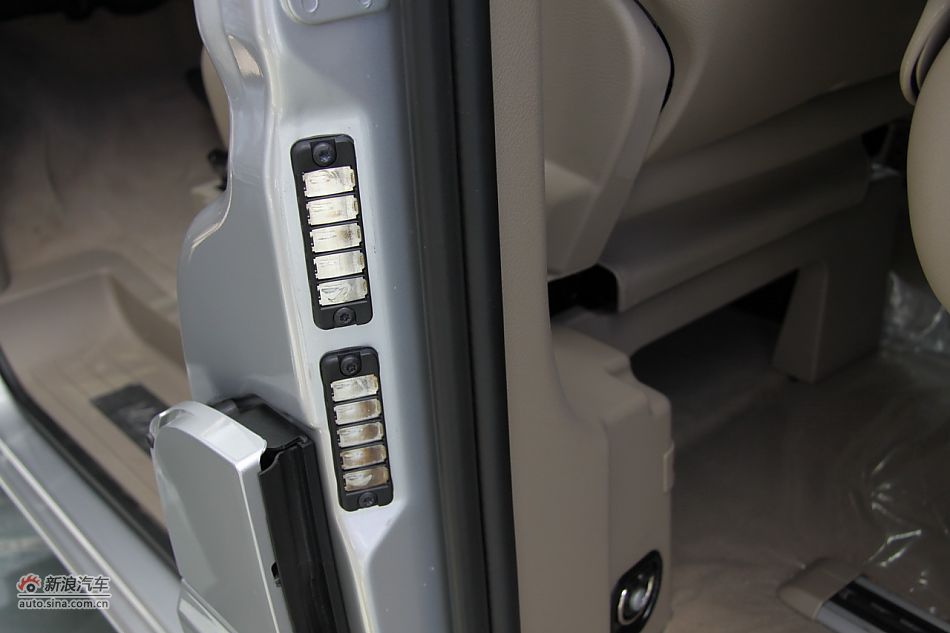 2011款奔驰唯雅诺-内饰